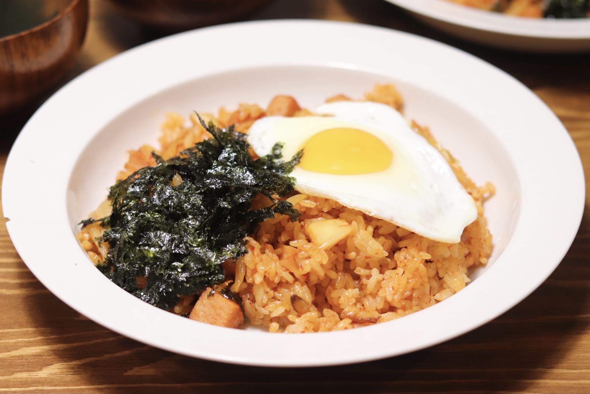 おうちごはん 目玉焼きのっけ『キムチチャーハン』 #レシピ#韓国グルメ | おしどりハウス